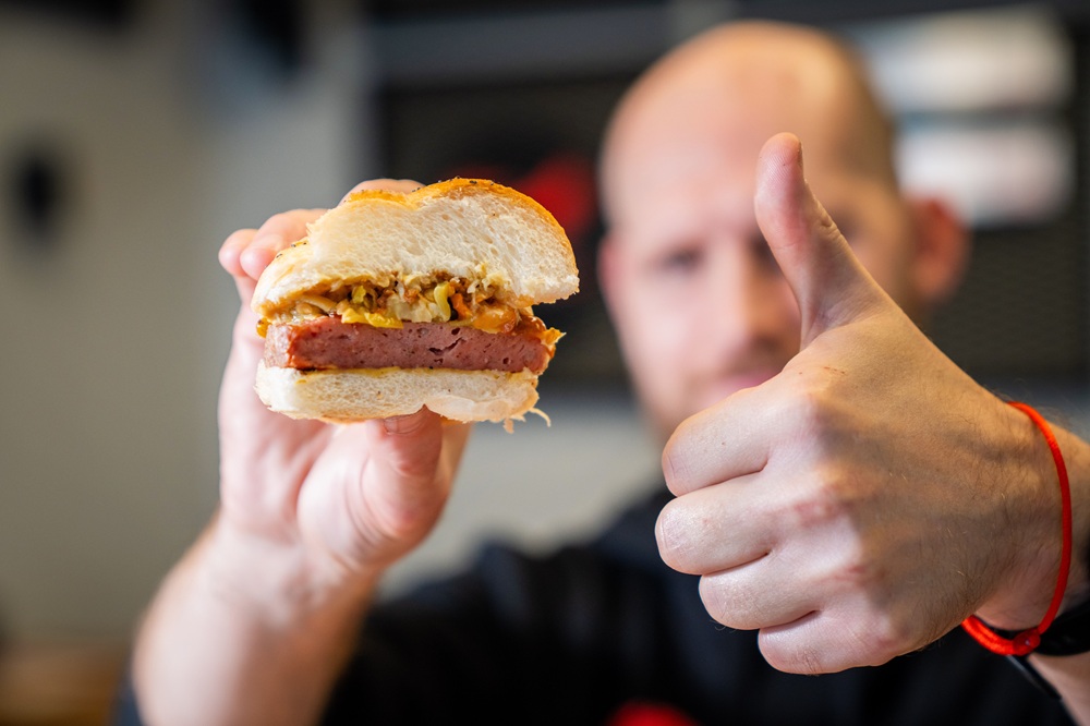 Bistro Čejka: Místo, kde si v Karlíně dáte skvělý oběd, a ještě si rovnou odnesete i večeři