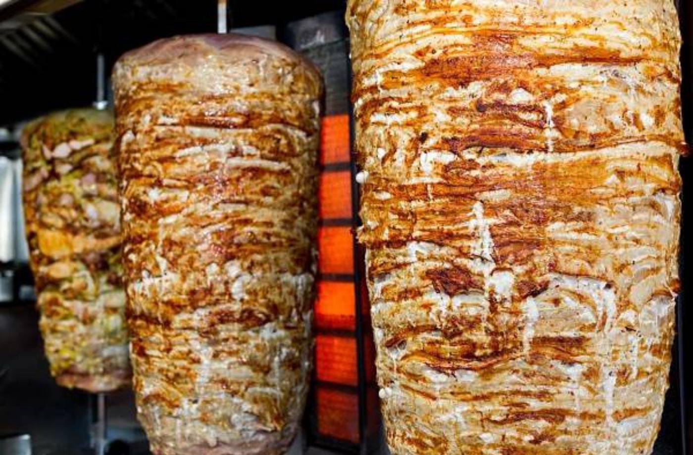Jaký je rozdíl mezi Gyros a kebab?