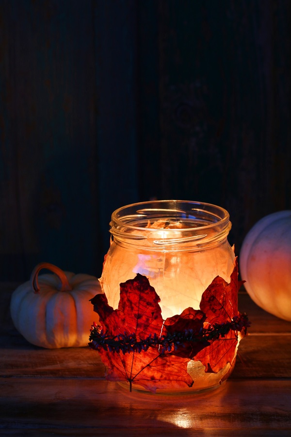 Autumn,Lantern,Jars,Decorated,With,Colorful,Leaves,And,Heather,Wreath.