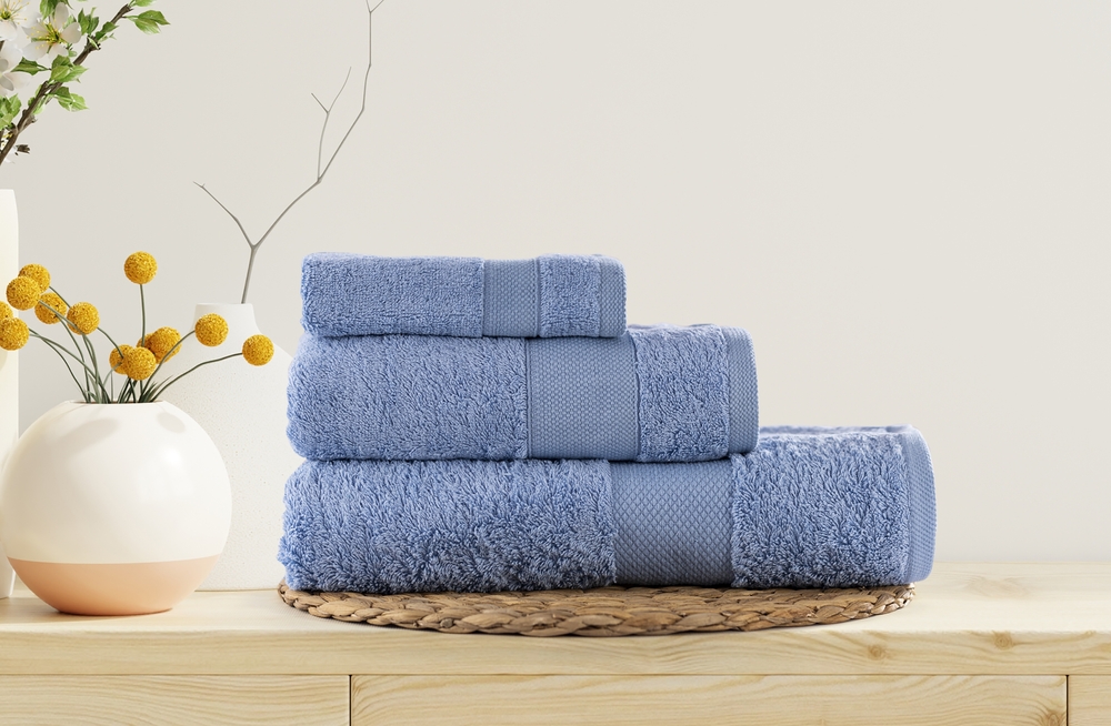 3,Piece,Plush,Bath,Towels,Set,Isolated.,Close-up,Shot,Woven