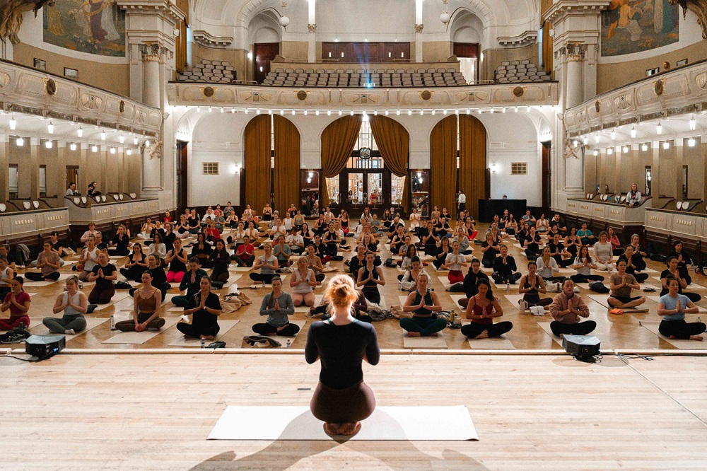 Jóga, krása a wellbeing: Obecní dům ožil výjimečným festivalem