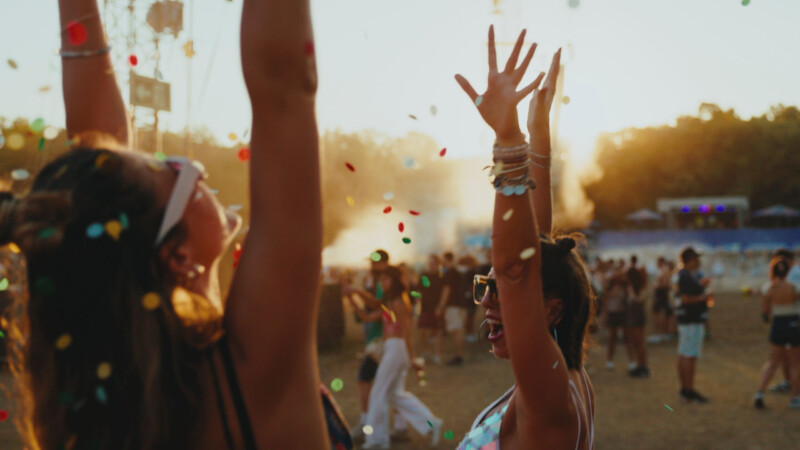 Festivalová výbava nové generace: Co si vzít s sebou, abys nepřišel o vibe